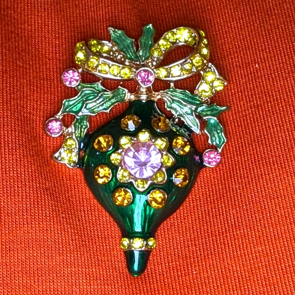 Vintage Macy's Holiday Lane Rhinestone Enamel Ornament Brooch Green Pink Gold - Picture 2 of 8